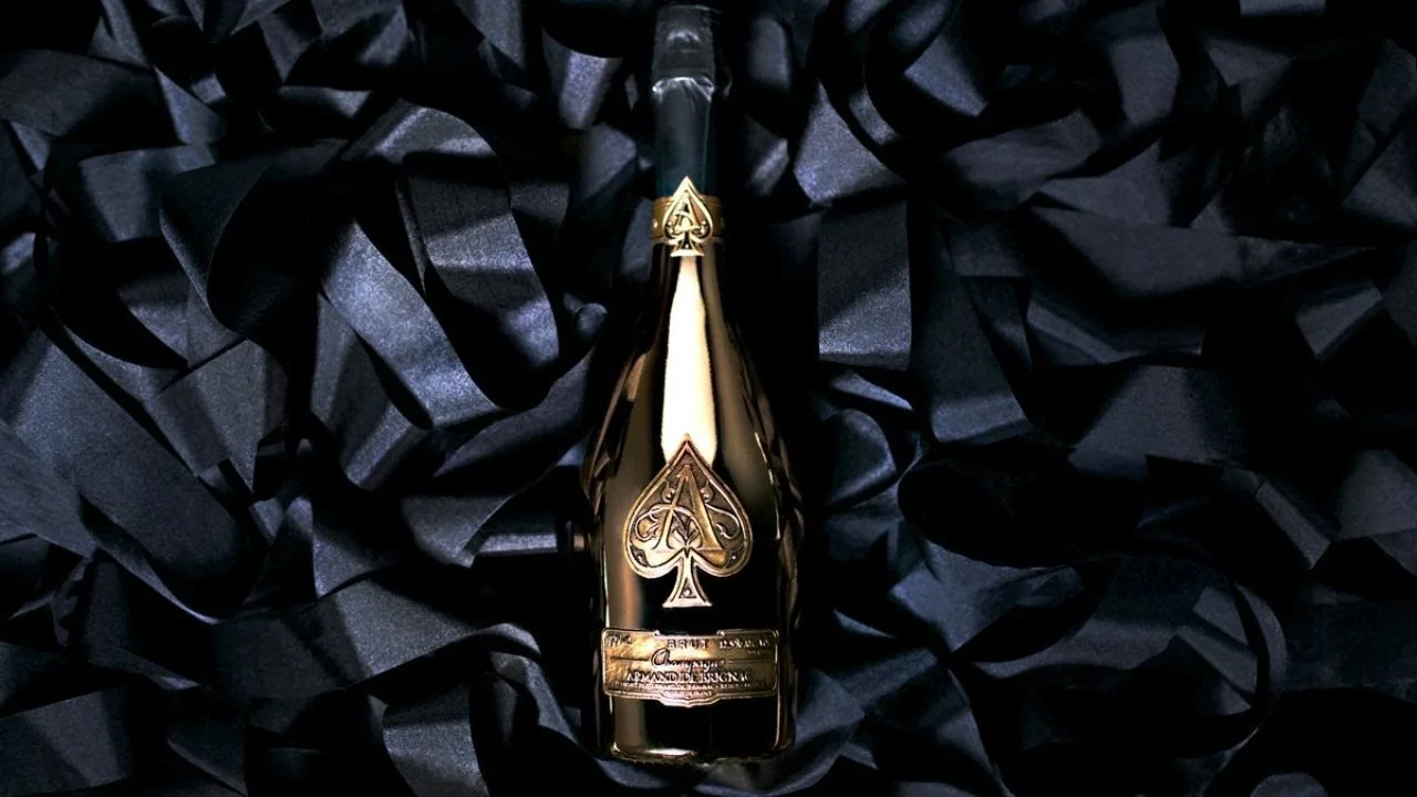 découvrez la bouteille de champagne à 25 000 euros: quand l’art rencontre le luxe chez moët & chandon